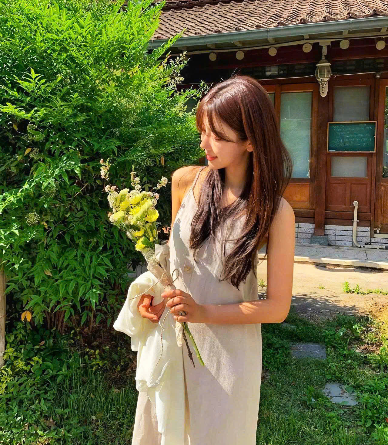 QUÁ KHỨ NGỦ YÊN